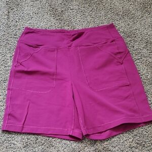 Gently Used Women's Duluth Noga Short